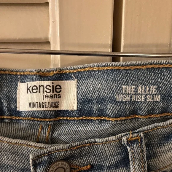 Kensie The Allie High Rise Straight Jeans with Frayed Hem - Picture 2 of 6